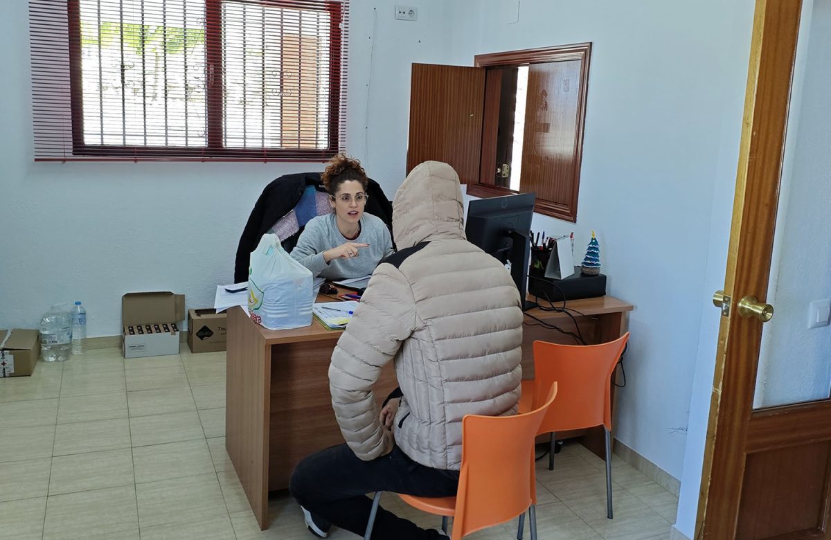 Cruz Roja Rute intensifica su labor para atender a la población migrante en estas fechas