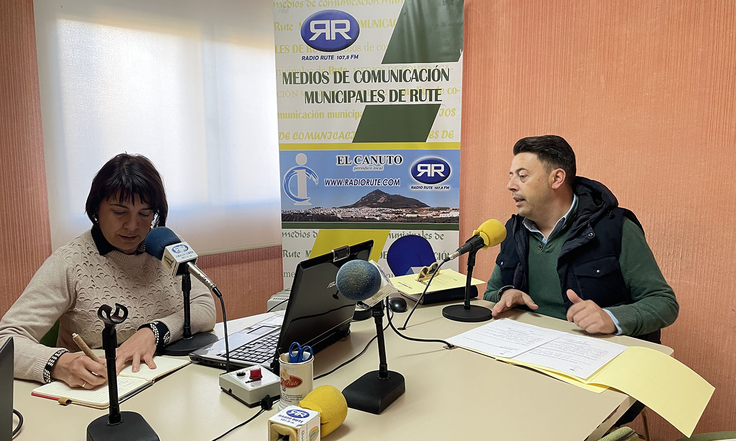 Festejos anuncia la encuesta para elegir la temática del Pasacalles del Segundo Sábado de Carnaval y la presencia de la actuación del grupo del mítico Juan Carlos Aragón